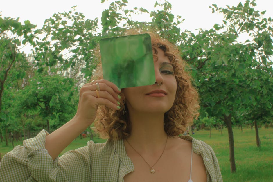 ağaçlar, ayakta, eye içeren Ücretsiz stok fotoğraf