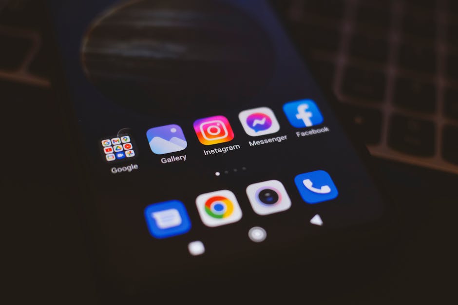 akıllı cihaz, akıllı telefon, ana ekran içeren Ücretsiz stok fotoğraf