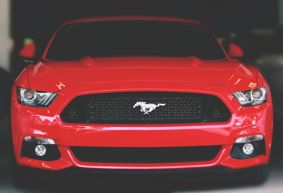 Kırmızı Ford Mustang