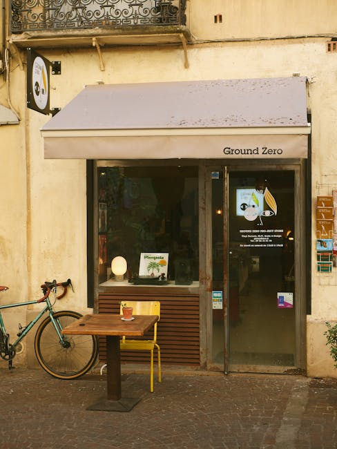 açık oturma, alımlı, antika içeren Ücretsiz stok fotoğraf