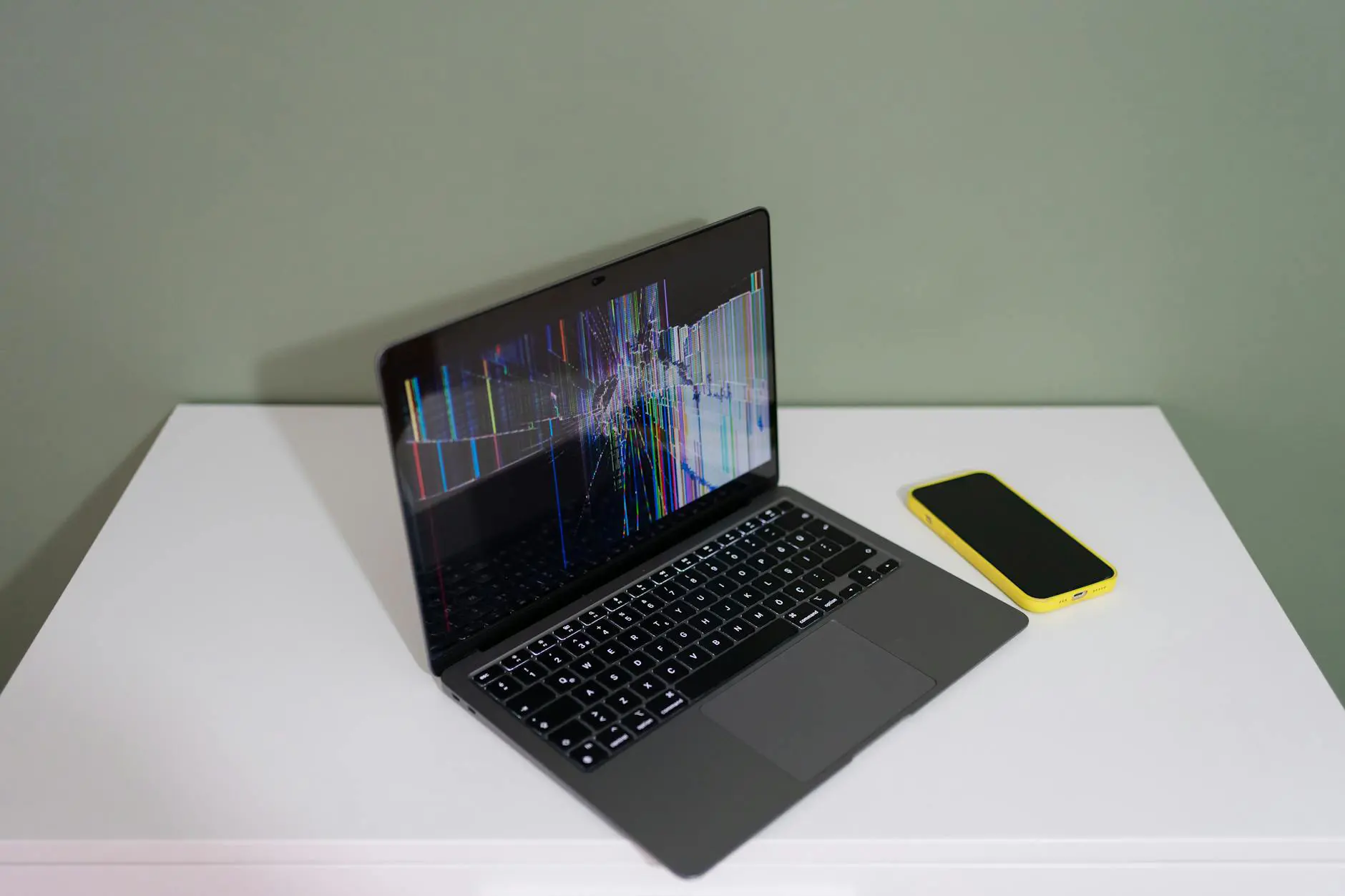 Mobil uygulama geliştirme sürecini gösteren ekran