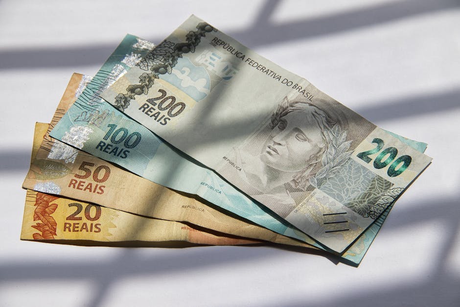 100 reali, 20 real, 200 real içeren Ücretsiz stok fotoğraf