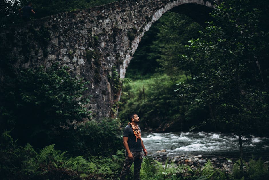 açık hava, adam, akarsu içeren Ücretsiz stok fotoğraf