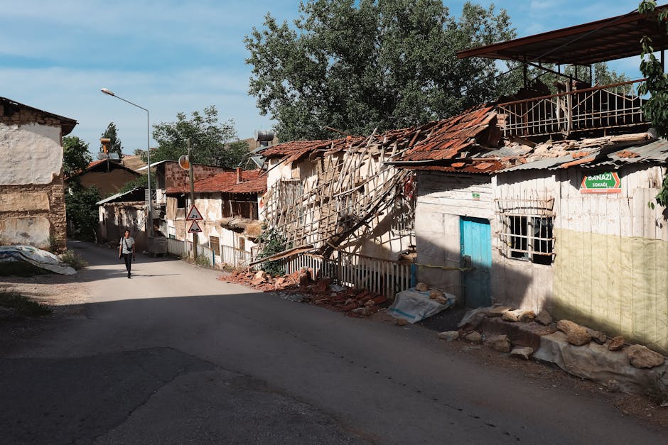 açık hava, afet, ahşap çit içeren Ücretsiz stok fotoğraf