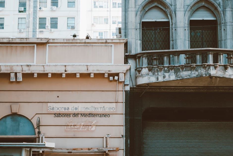 Buenos Aires'teki tarihi binaların Akdeniz etkilerini yansıtan cepheleri.