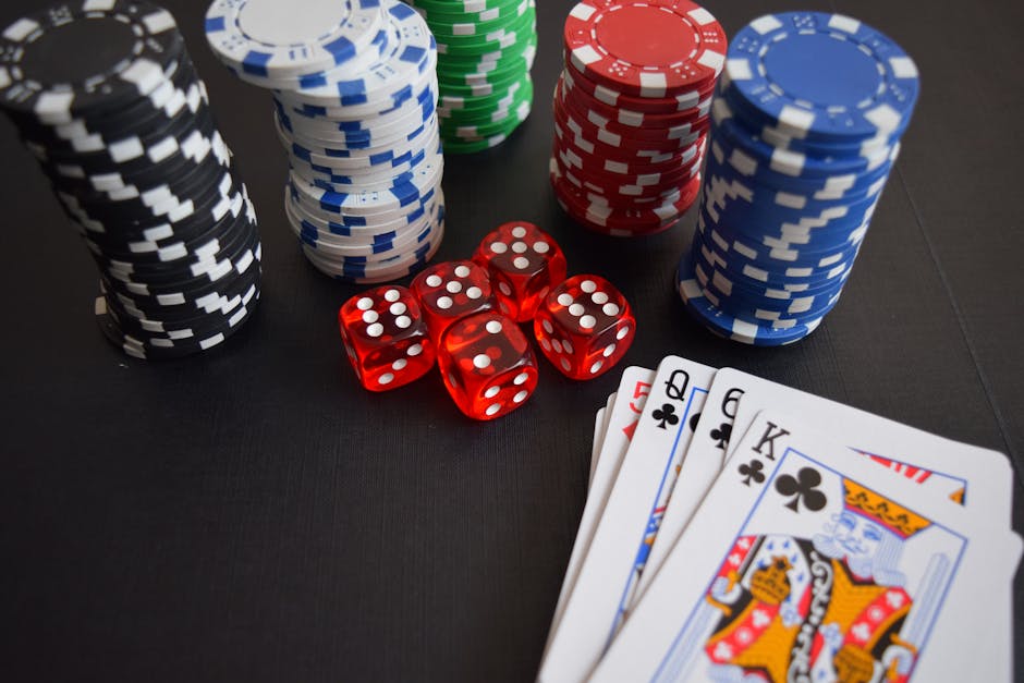 Oyun Kartı Ve Poker Fişleri Ve Dices