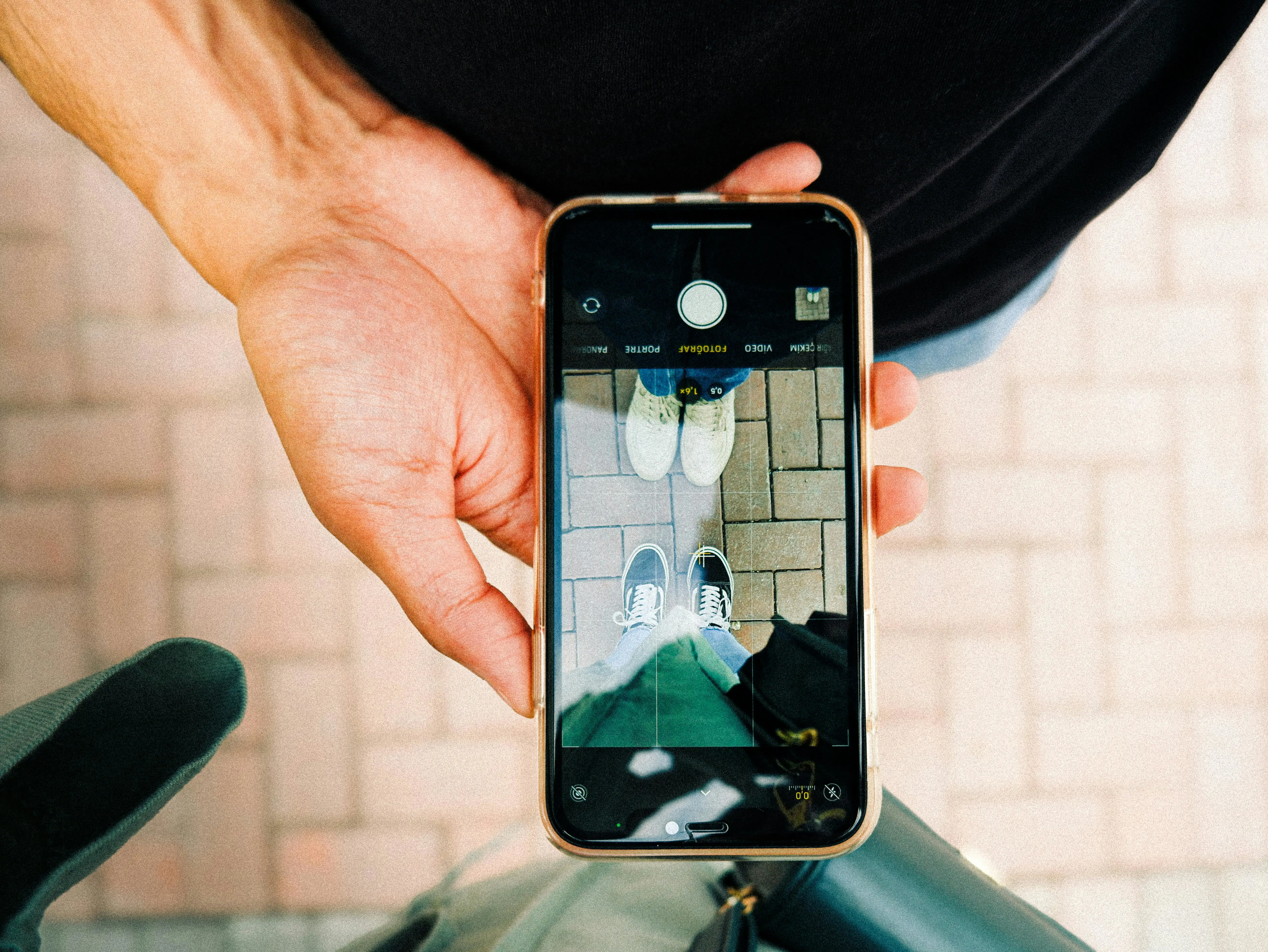 AI algorithms in social media and smartphone usage